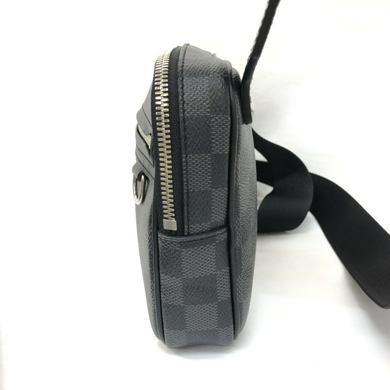 Authenticated Used Men's ITQHRTFIBWD4 RLV2468M made in France with the  LOUIS VUITTON Louis Vuitton shoulder bag N50018 Scott messenger Damier  Graphite body crossbody gray black diagonal pouch 