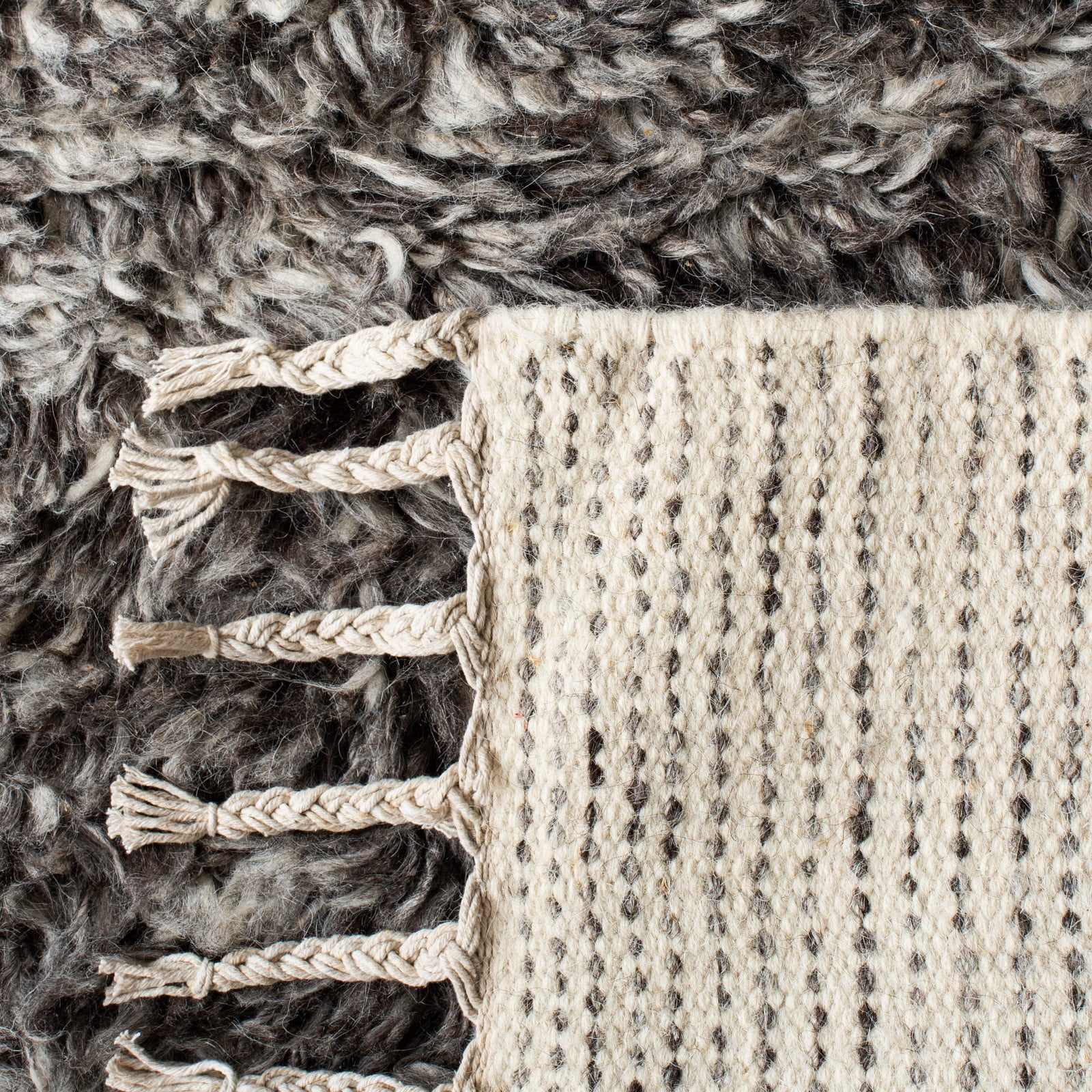 SAFAVIEH Casablanca Anglia Solid Plush Wool Shag Area Rug, Grey, 5' x 8'