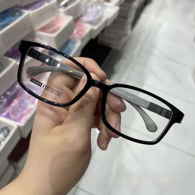 Gafas de miopía ultraligeras y cómodas para niños. Las gafas para estudiantes para niños se pueden equipar con silicona para miopía.