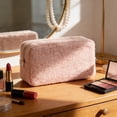 thumbnail image 1 of Bolsa de almacenamiento de felpa de peluche | Neceser portátil de viaje para cosméticos y artículos de aseo, 1 of 6
