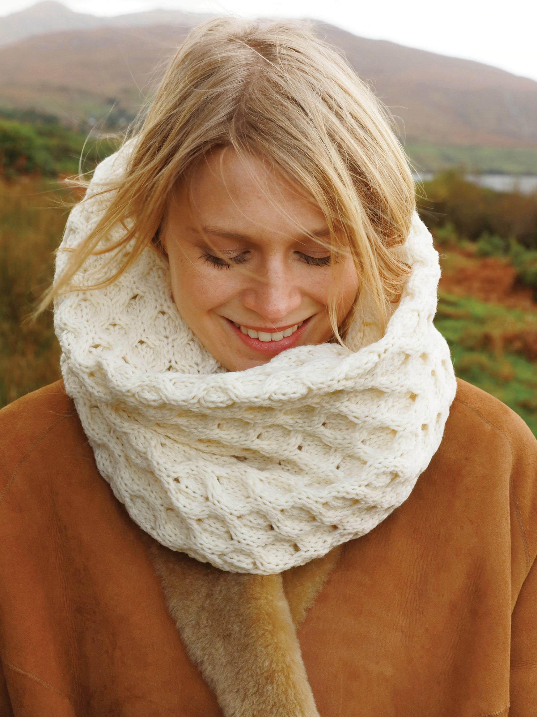 Aran Woollen Mills Irish Snood Scarf 100 Premium Merino Wool