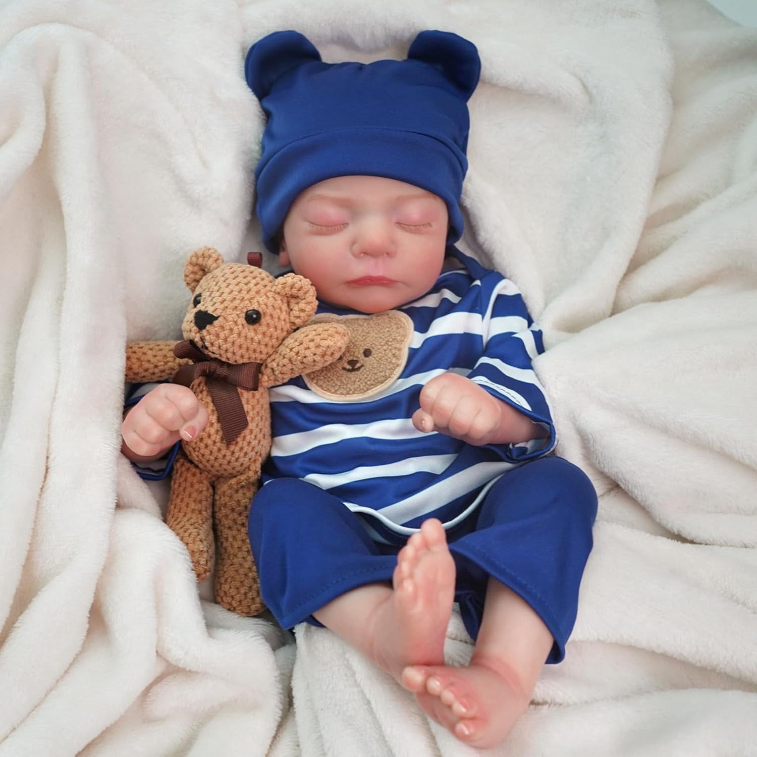 17" Lifelike Reborn Baby Doll with Soft Cloth Body, Realistic Sleeping Newborn with Closed Eyes, Gift for Kids 3+ Years Old