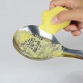 thumbnail image 3 of Râpe en Acier Inoxydable Premium au Gingembre, Râpe à l'Ail, Râpe au Parmesan, Râpe au Citron, Râpe au Curcuma et au Wasabi, Râpe à Épices, 3 of 3
