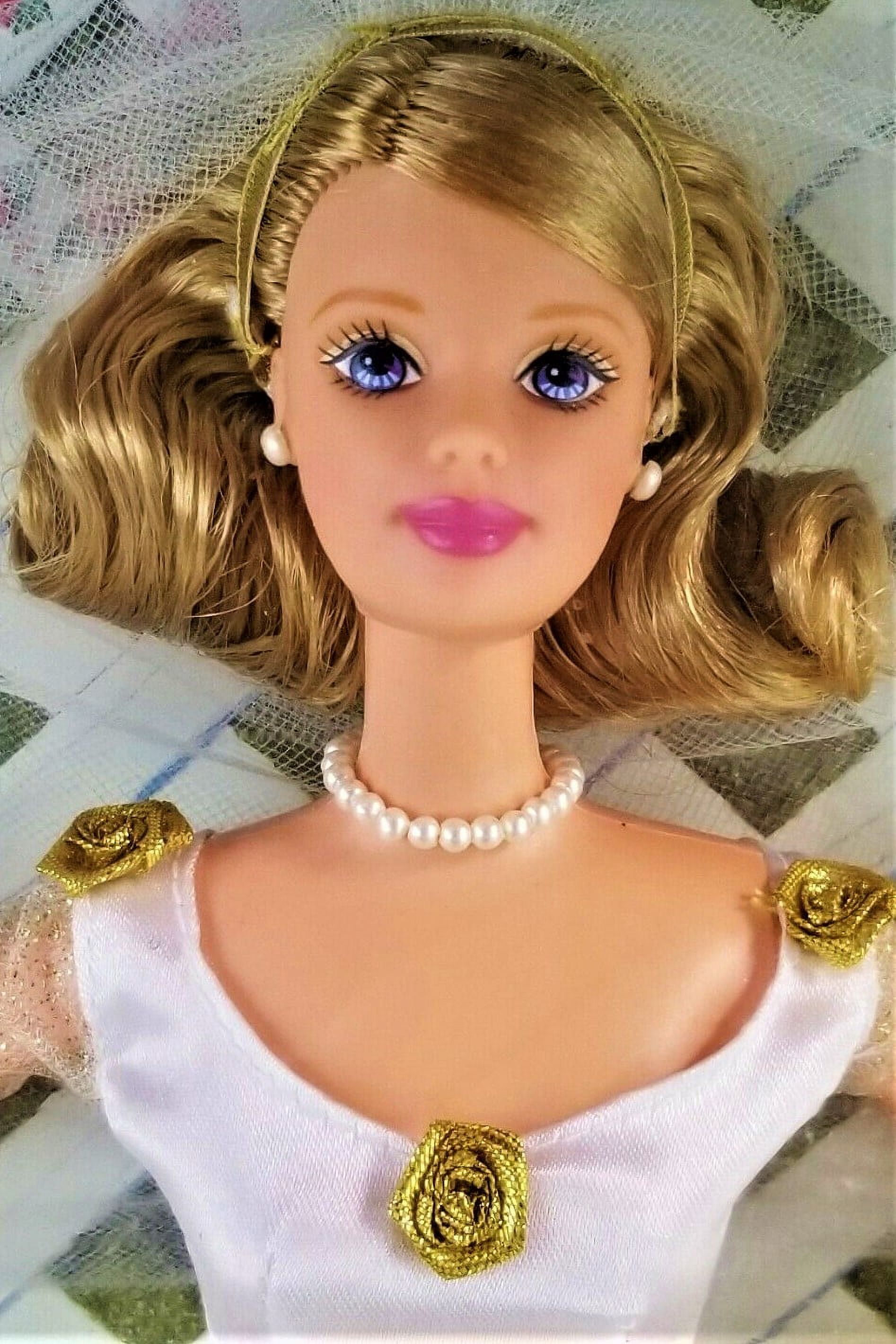 Barbie Club Wedd Special Edition Blonde Doll Toy, 1997 with Full