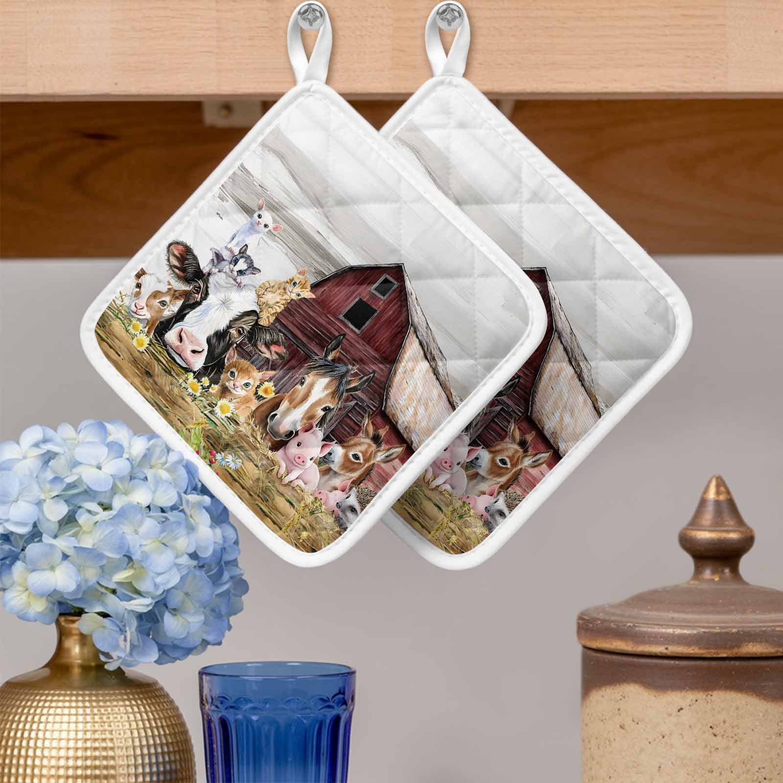 Farmhouse Animals Pot Holders for Kitchen Heatproof Potholder, 2 Pack Cow Pig in Fence Retro Wood Barn Hot Pads Multipurpose Oven Pads Cloth Potholders Trivet for Cooking and Baking