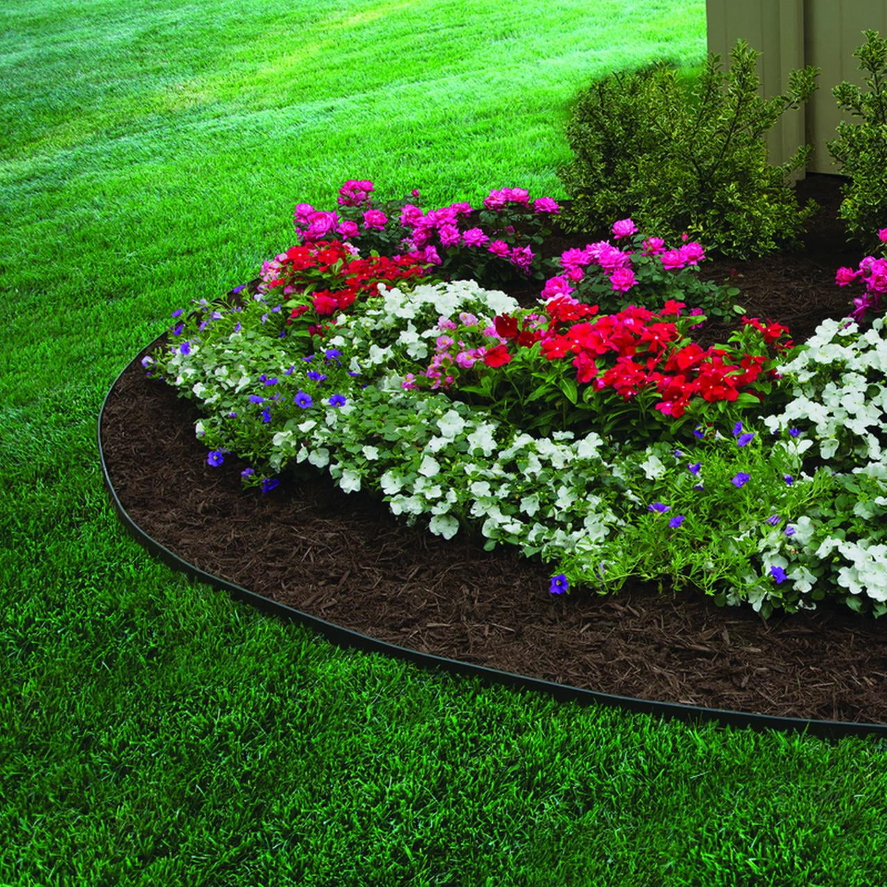 EasyFlex No-Dig Landscape Edging Kit, 100-ft x 1.5-in. High, Includes Anchoring Spikes, Black Recycled PlasticPlastic