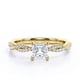 thumbnail image 1 of JeenMata Anillo de Compromiso de 4 Puntas con Diamantes de Talla Princesa con Detalles Pavé en Oro Amarillo de 10 K, 1 of 6