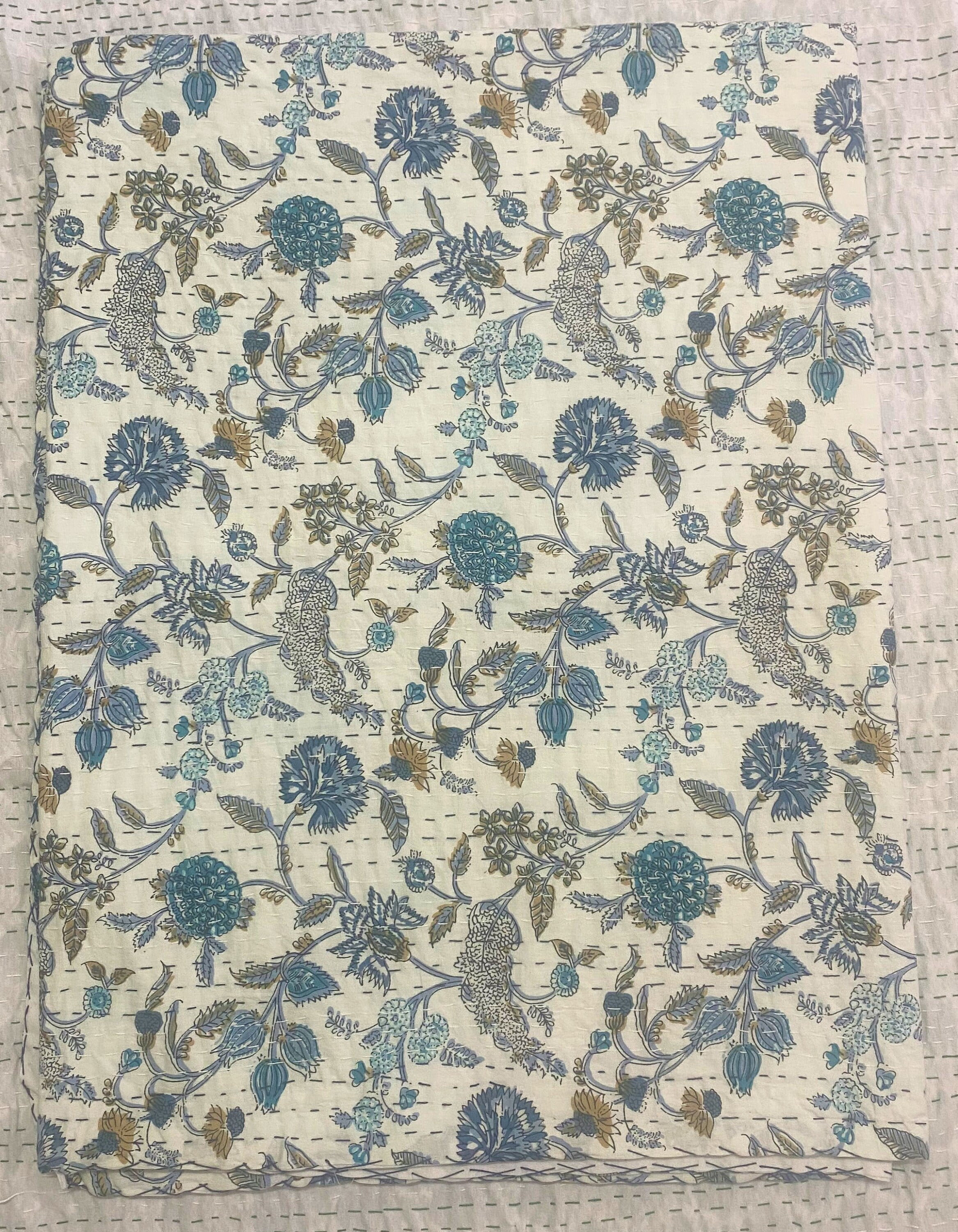 Floral Kantha Quilt: Hand-stitched Cotton Blanket with Bird Design