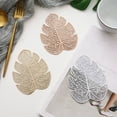 thumbnail image 1 of Posavasos aislante térmico de PVC con estampado dorado de Monstera | Alfombrilla decorativa con hoja hueca | Posavasos antideslizante para café y té | Protege superficies | 12x10 cm | Regalo para, 1 of 6