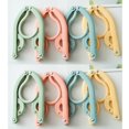 thumbnail image 1 of Perchas plegables de viaje CHAO 8 piezas en 4 colores Plástico antideslizantes, 1 of 3