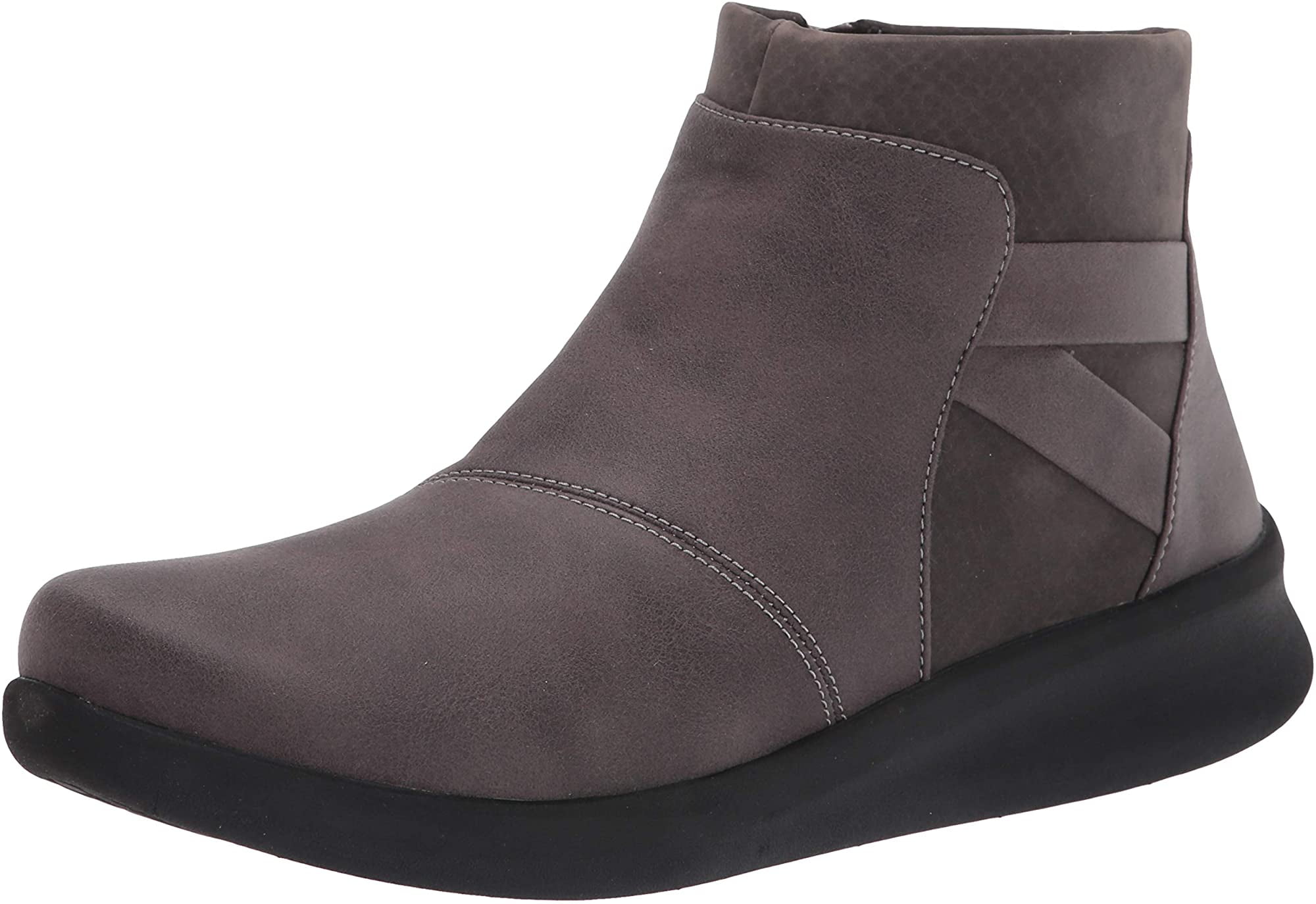 clarks ankle boots canada