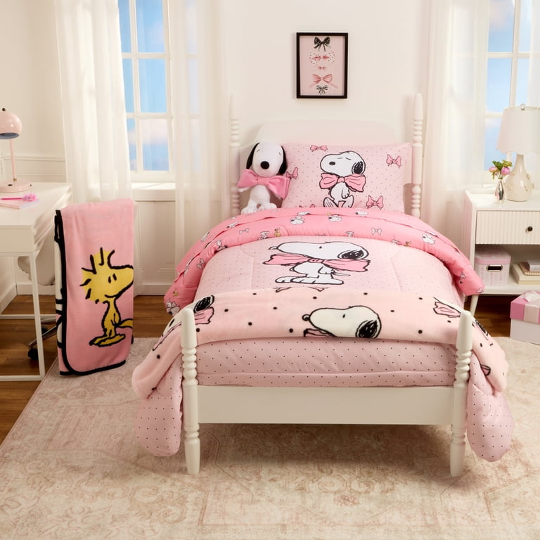 snoopy 様　babyピンクフリル Peanuts Snoopy 4 Piece Pink Coquette Reversible Comforter