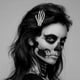 thumbnail image 3 of Pinzas para el pelo JM 4 Piezas Diseño de Manos de Esqueleto Halloween Blanco Negro, 3 of 4