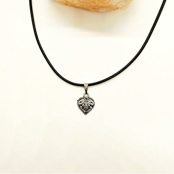 Omodo Heart-Shaped Necklace, Black Rope choker, Women/Men Jewelry, Birthday Anniversary, Valentine’s Holidays Gifts