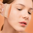 thumbnail image 4 of Pincel para base bronceadora de rostro y cuerpo. Pincel para base bronceadora. El pincel de maquillaje perfecto y práctico para una cobertura suave y uniforme. 6 ml, 4 of 6