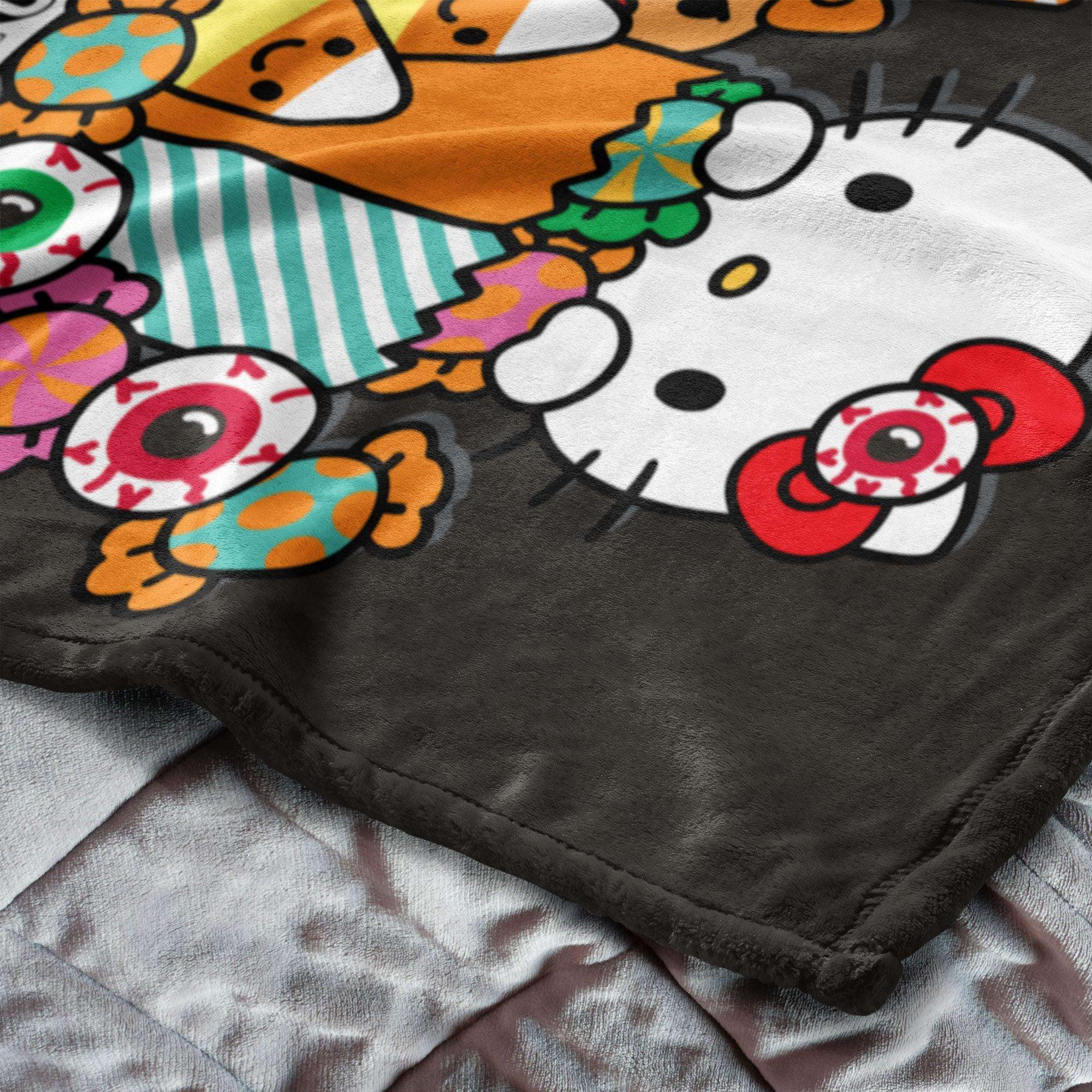 The Northwest Group 1SAN-23600-0081-OOF 50 x 60 in. ENT Sanrio Hello Kitty Trick or Treat Silk Touch Throw