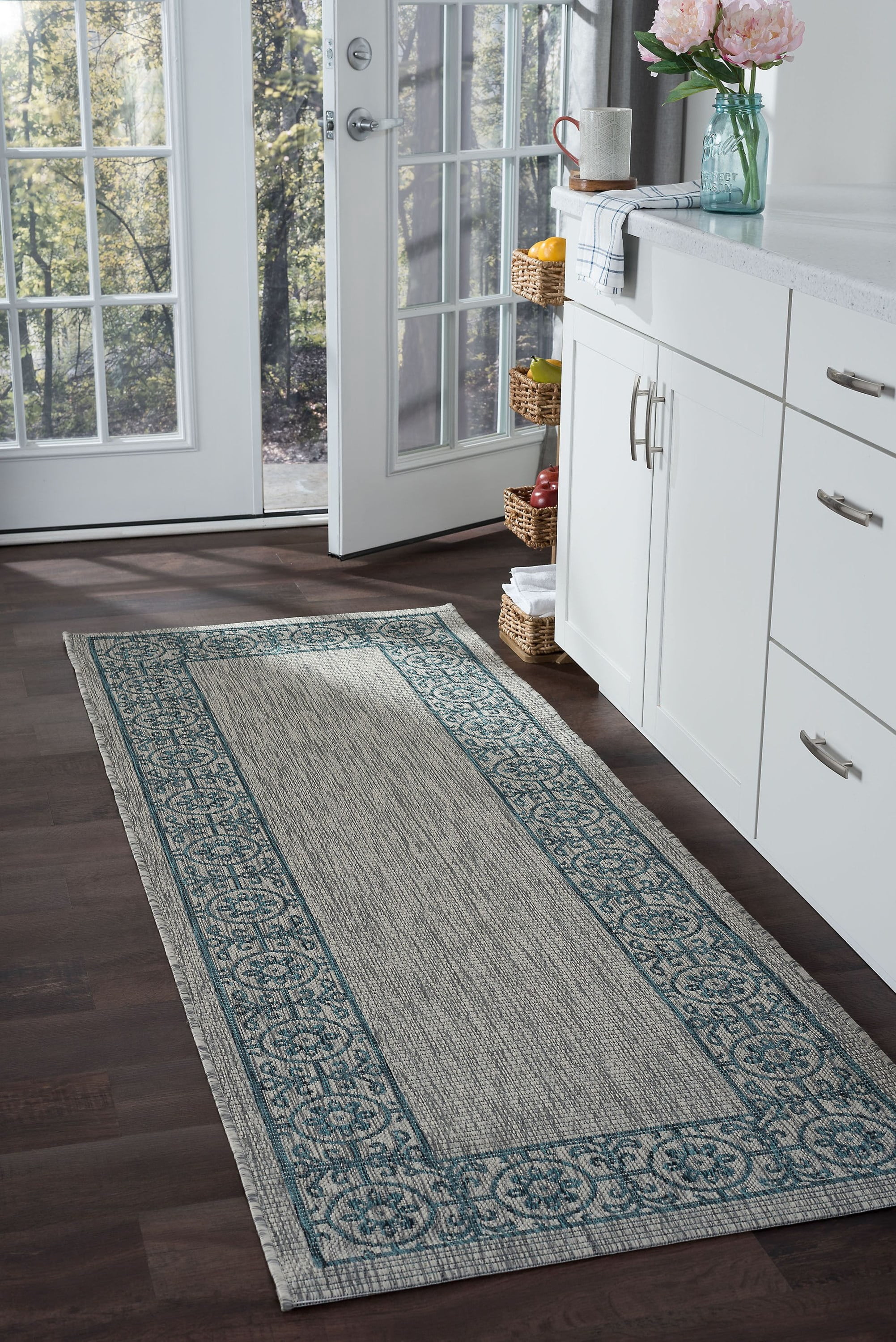 Veranda Traditional 2.7' x 7' Teal and Light Gray Polypropylene Outdoor Area Rug