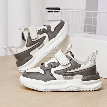 

Christmas Autumn And Winter Models Of Children‘s Skate Shoes Waterproof Soft Bottom Lightweight Sports Shoes