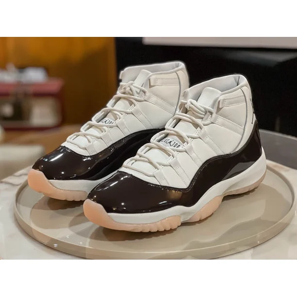 Ni - ke Air Jordan 11 "Neapolitan" Size 12-Womens/10.5-Mens Brand New