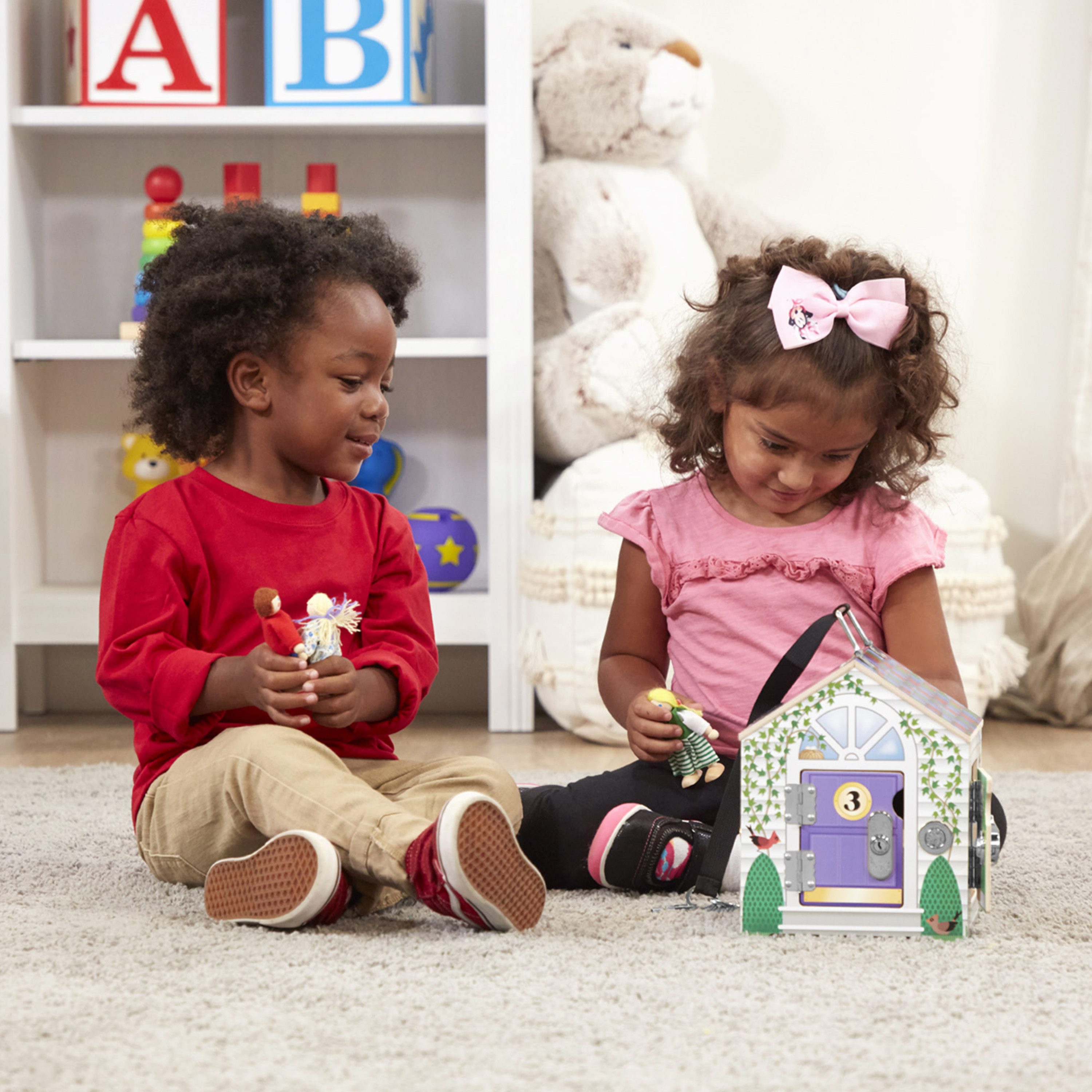 Melissa & Doug Take-Along Wooden Doorbell Dollhouse photo 5