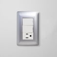 thumbnail image 3 of KIT 2 PLACAS CON APAGADOR DOBLE 1 CONTACTO GRIS Sanelec 4528, 3 of 6