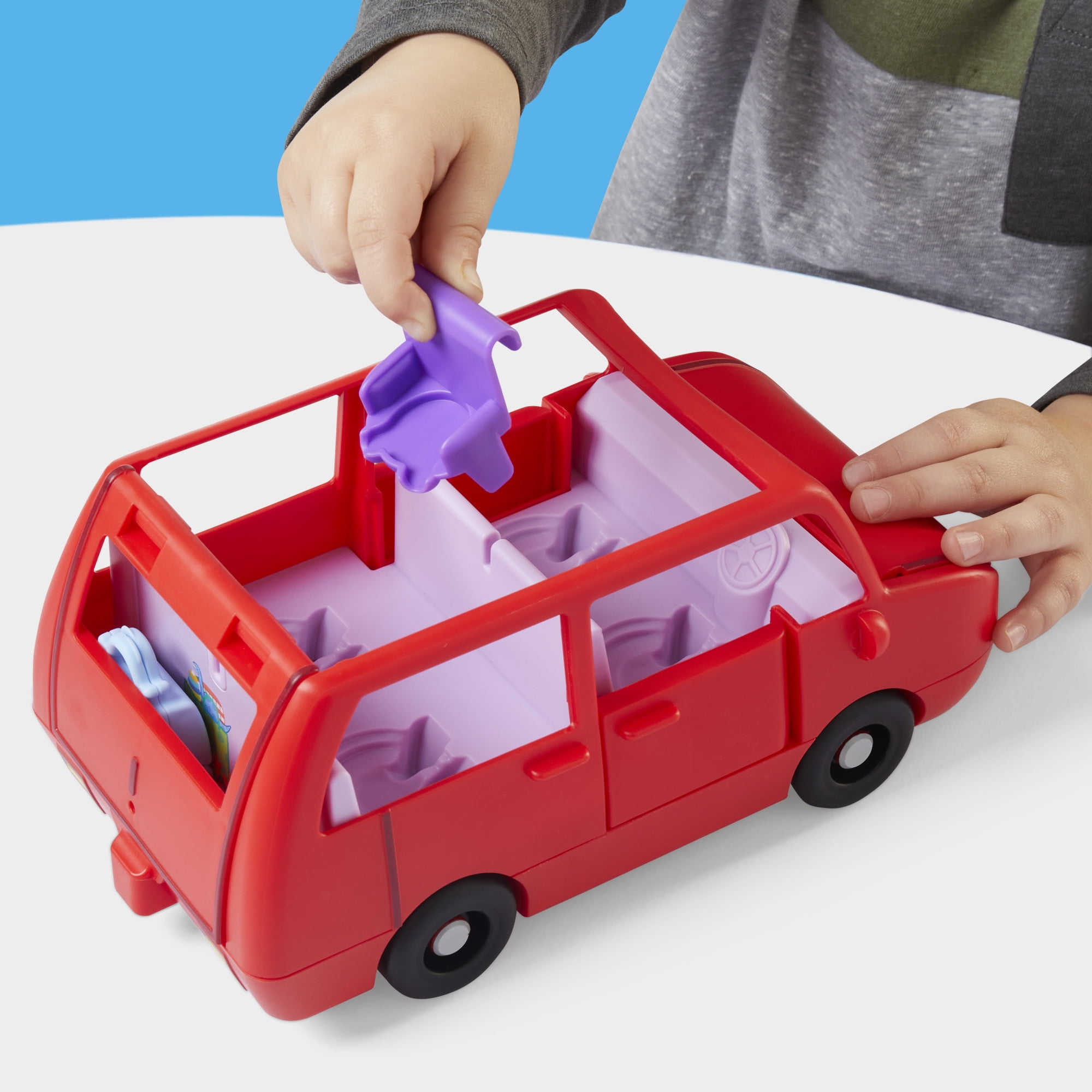 Peppa Pig Toys Peppa's Big Family Car with 2 Peppa Pig Figures and 2 Accessories, 3+
