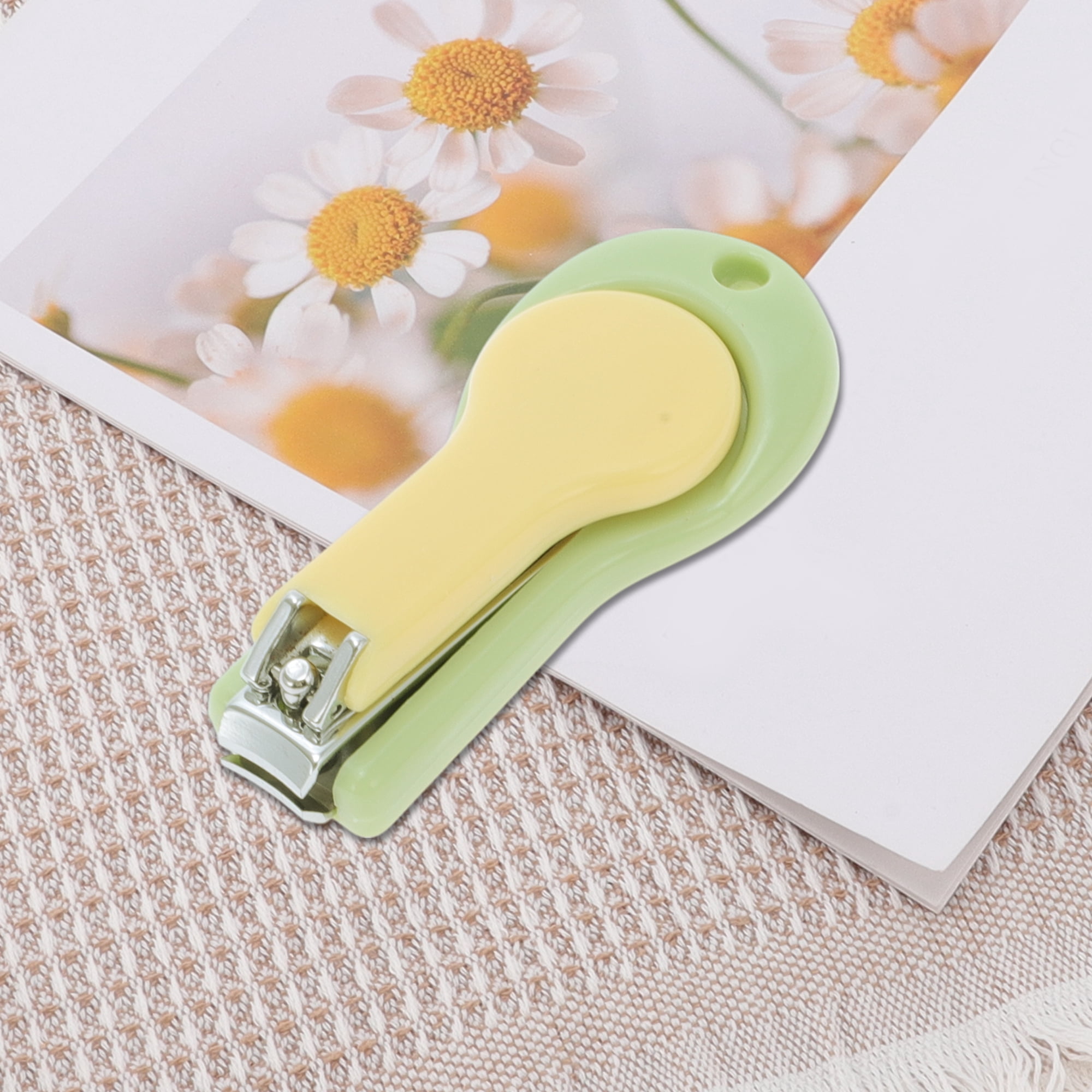 Unique Bargains Mini Suitcase Nail Clipper Kit 4-piece Set Green