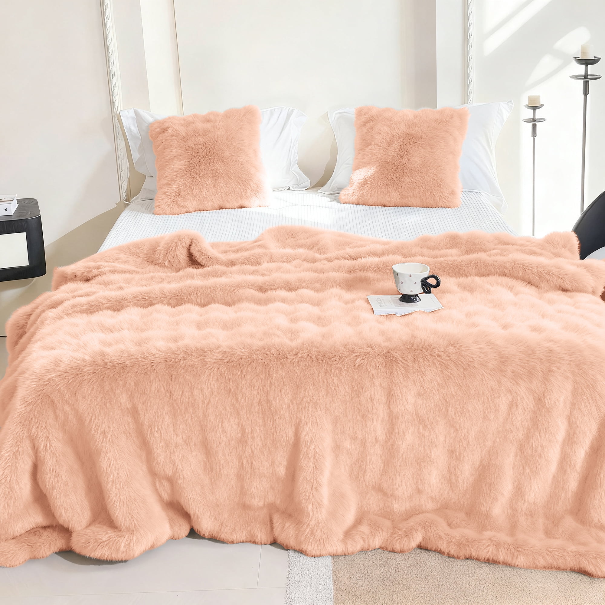 Sanmadrola Throw Blanket Faux Fur for Couch, Fuzzy Soft Plush Thick Bubble Blanket for Sofa Bedroom Living Room 60''x 80'' Pink