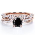 thumbnail image 1 of JeenMata Pavé Retorcido Diamante Negro Redondo de 1,75 Quilates Creado en Laboratorio y Moissanita: Conjunto de Boda de Cuatro Puntas: Baño de Oro Rosa de 18 K sobre Plata, 1 of 6