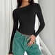 thumbnail image 4 of Gibobby Blusa Termica Camisetas ajustadas de manga larga con cuello redondo para mujer, camiseta básica sólida ajustada ajustada, camisa recortada para entrenamiento y Yoga（Negro， XS), 4 of 5