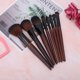 thumbnail image 4 of Juego de 8 brochas de maquillaje profesionales de pelo suave con mangos de madera en ángulo para una aplicación experta de cosméticos, 4 of 8