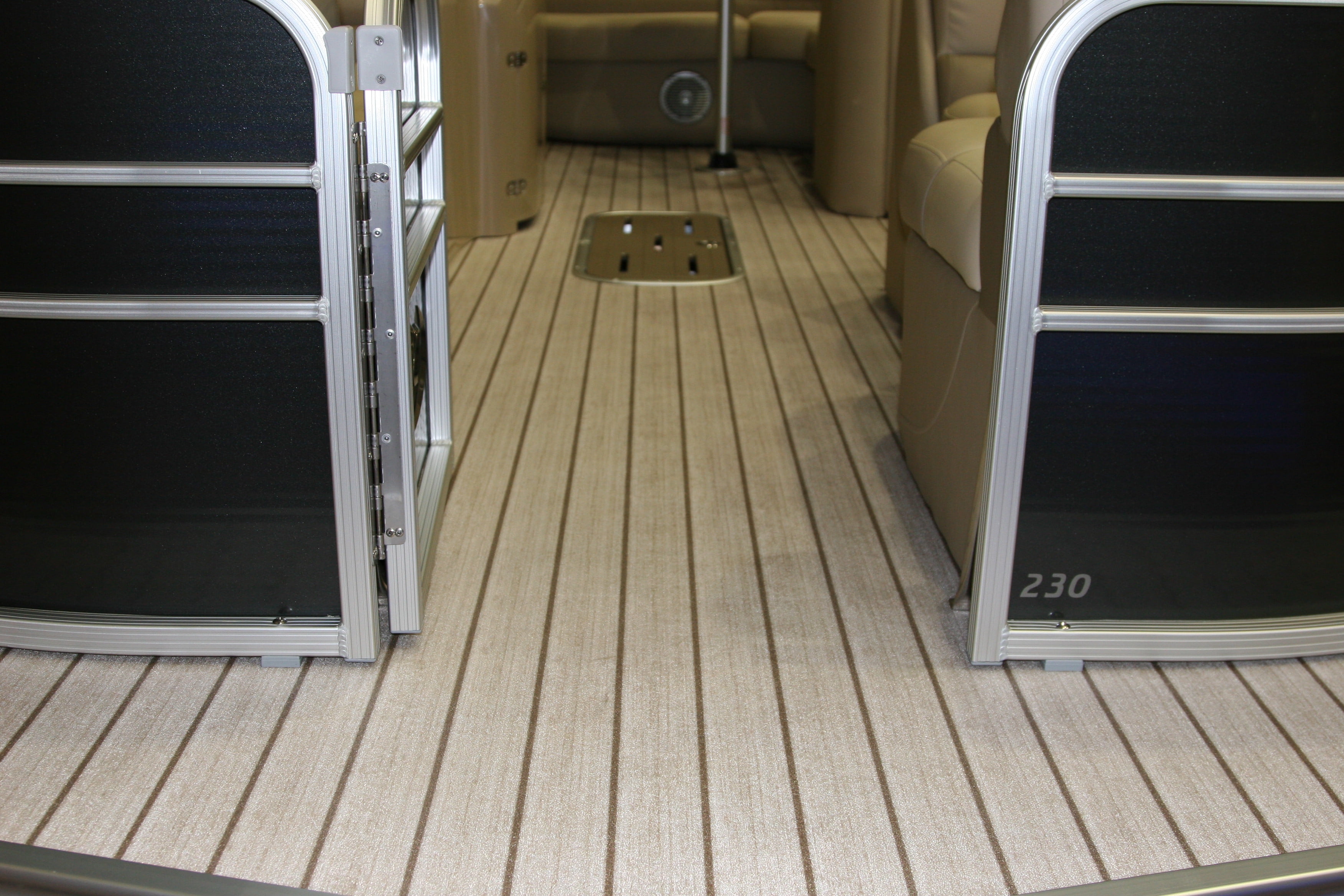 G-Floor Outdoor & Marine Vinyl Boat Flooring - 8.5' x 15' - Almond Teak & Dark Holly
