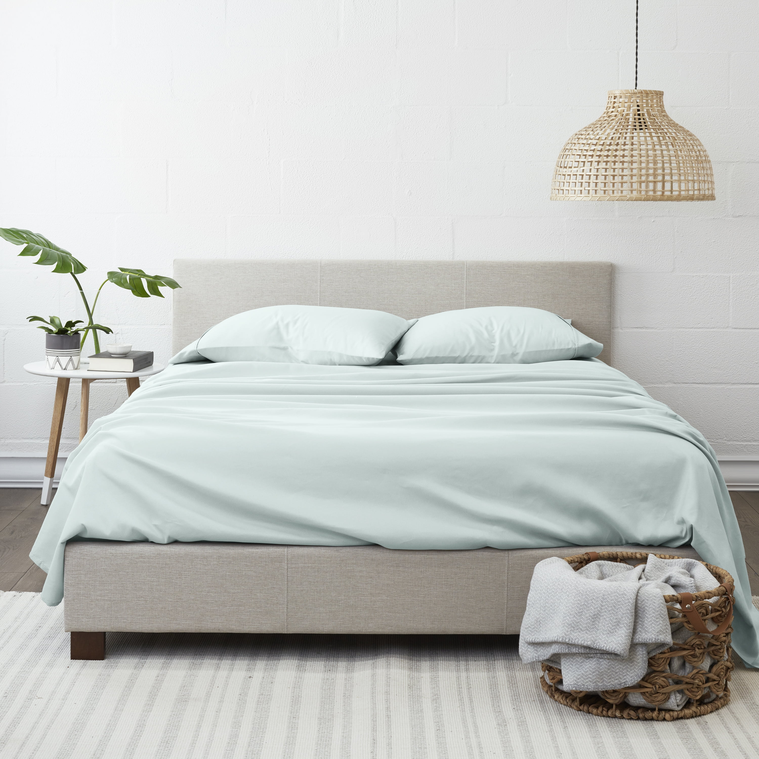 Noble Linens 4 Piece Solid Microfiber Bed Sheet Set, Mint, King
