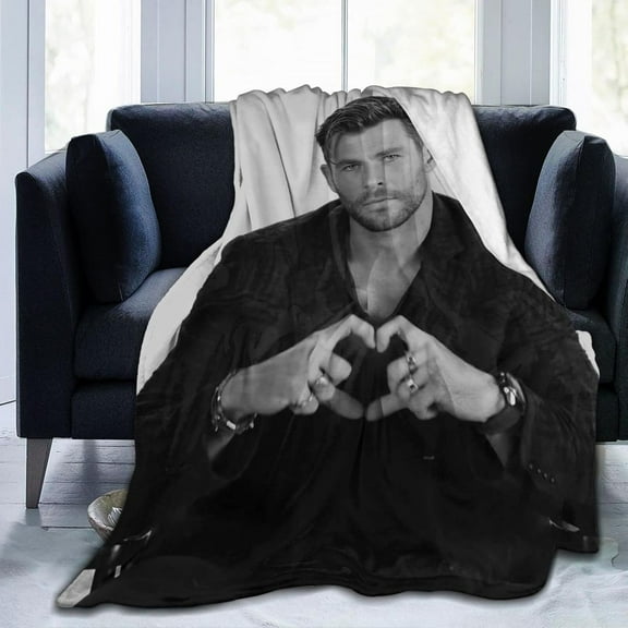 Chris Hemsworth Blanket Bedding Fleece Blanket Soft Throw Blankets Lightweight Anti-Static Blanket - 3 Sizes