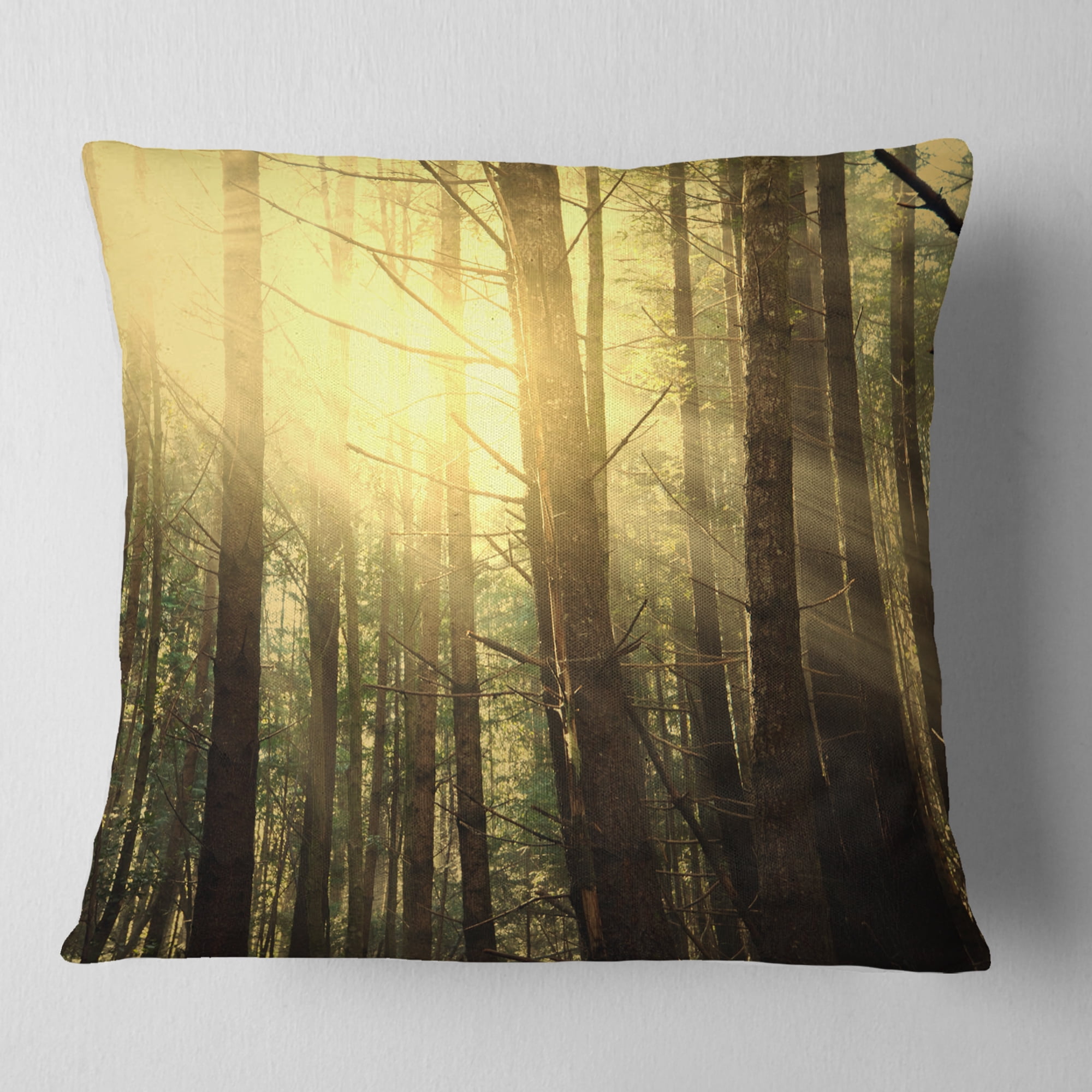 Designart 16" x 16" Green Polyester Throw Pillow