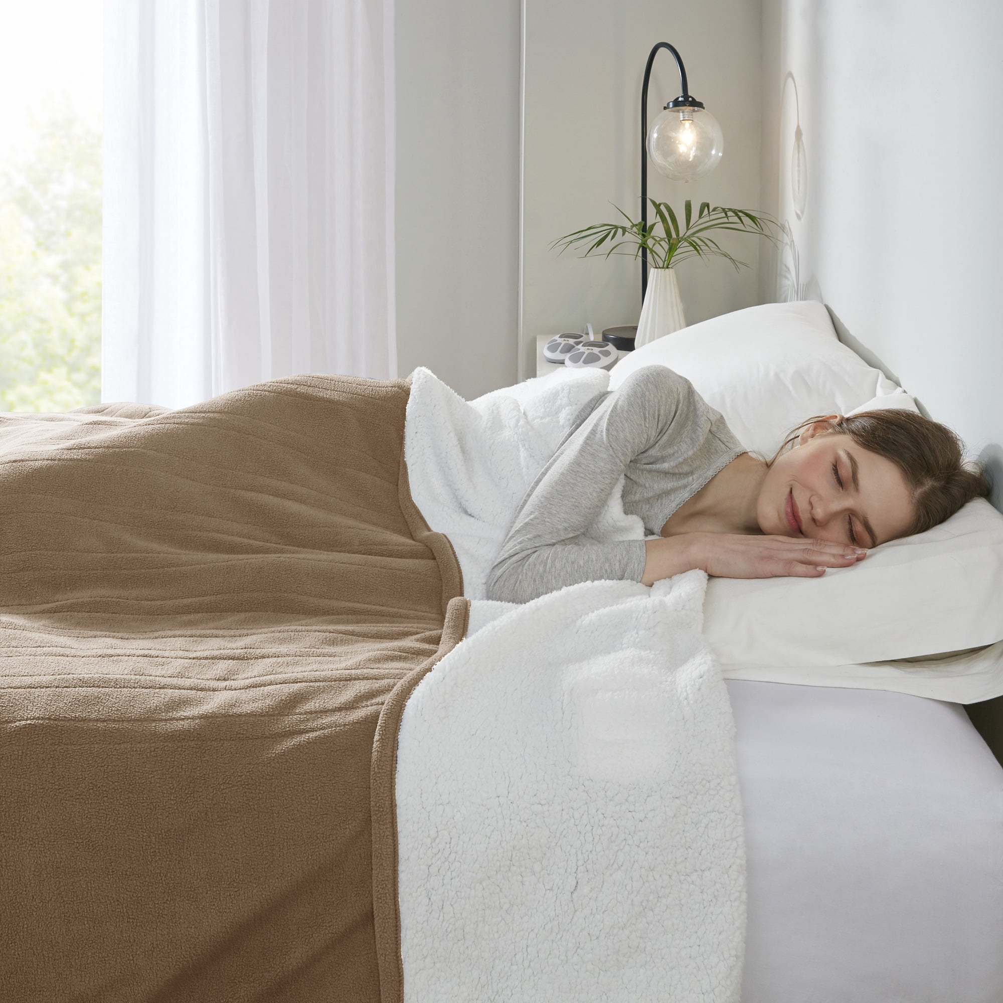 Serta Fleece to Sherpa Heated Blanket, Queen, Brown