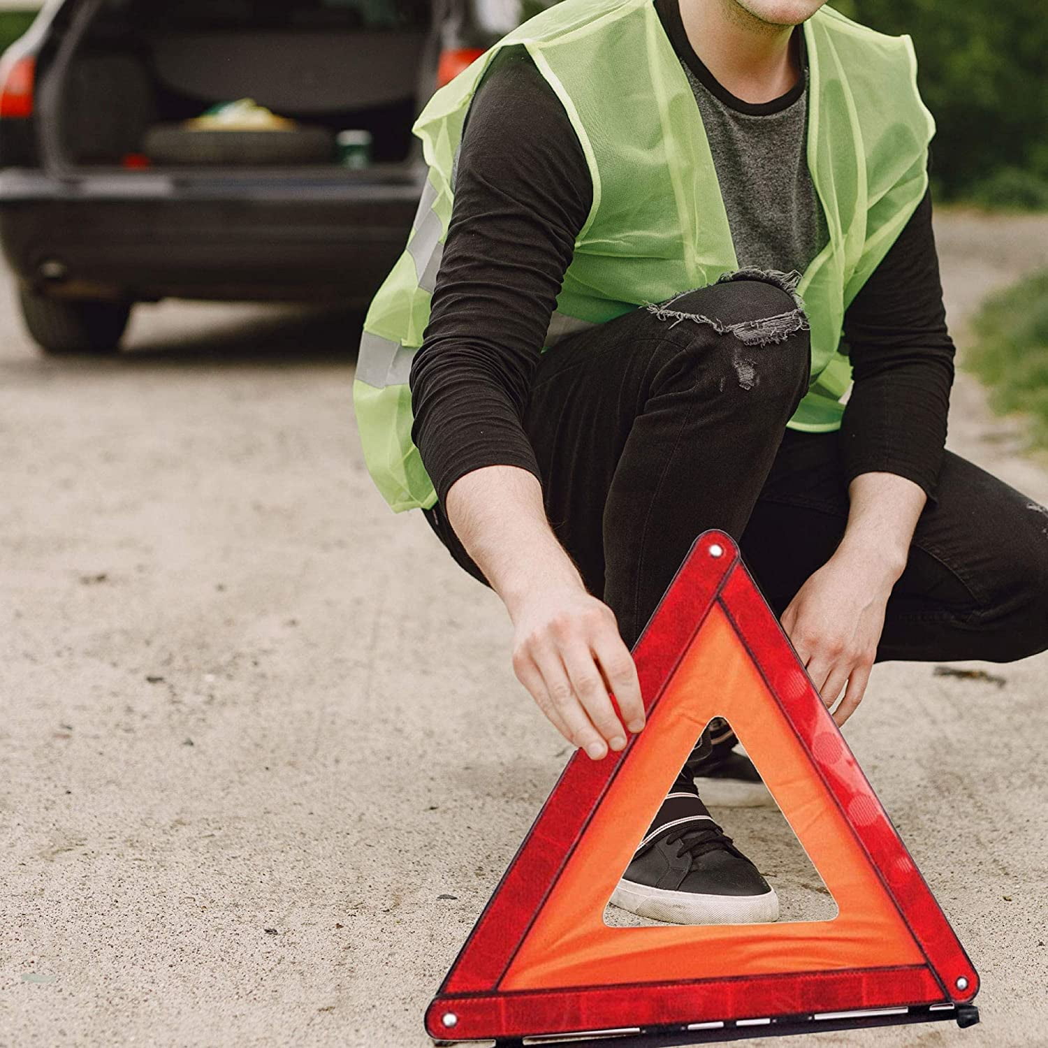 Warning Triangle x 2 & HI Vis Vest x 2 Breakdown Kit EU Approved Road  Safety