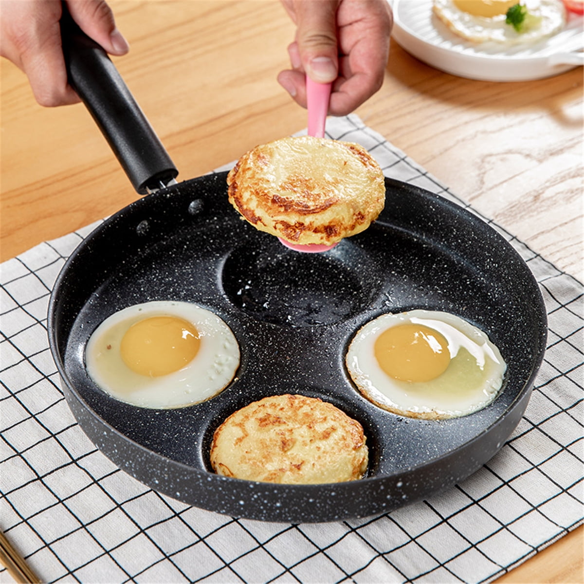 waykea 4-Cup Cast Iron Fried Egg Pan 9.5” Pancake Pan Burger Omelet Cooker  Griddle Egg Skillet for Breakfast, Kitchen Cookware for Gas Stove 