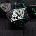 thumbnail image 1 of Maywin Dados de rayas de metal, dados Dnd con rayas metálicas sólidas y brillantes, con caja de metal de regalo para juegos de mesa de mazmorras y dragones (níquel negro, verde oscuro), 1 of 5