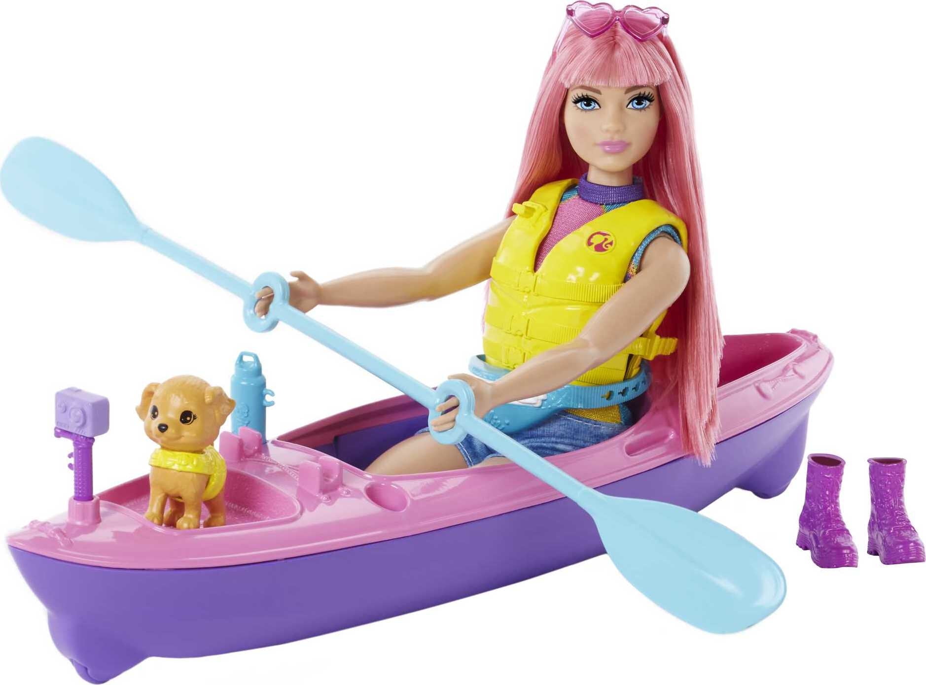 Barbie It Takes Two Daisy Camping Doll with Pet, Kayak & Accessories, 3 to 7 Year Olds