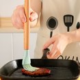 thumbnail image 3 of Juego de tres piezas de menaje de cocina de silicona., 3 of 5