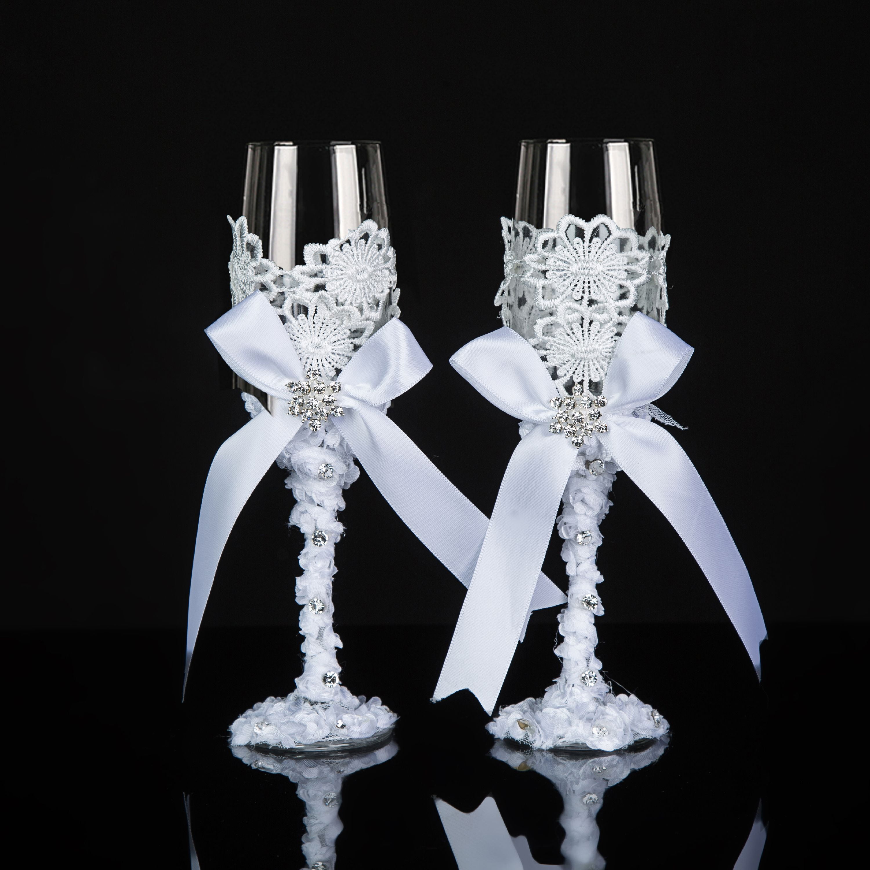 Amazon.com | Wedding Champagne Toasting Flutes Handmade Black and White  Rope Wrapped Bride and Groom Glasses 7 Ounce(set of 2): Champagne Glasses