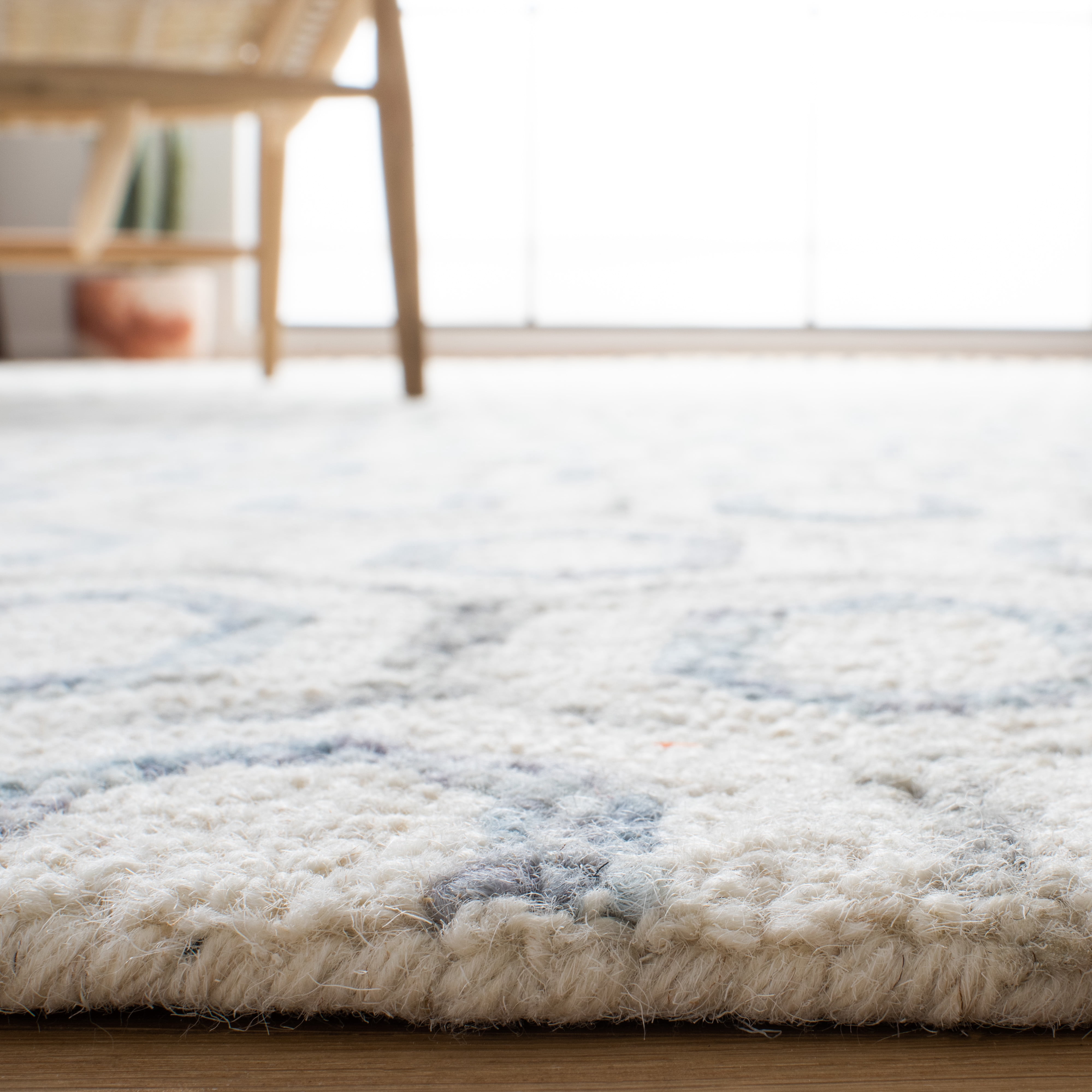 SAFAVIEH Metro Jessamine Geometric Area Rug, Ivory/Blue, 8' x 10'