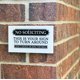 thumbnail image 5 of Letrero «No soliciting» Melrose Roots, acrílico, 15 x 9 cm, color blanco, 5 of 9