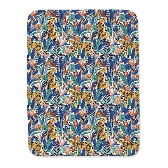Cheetah Jungle Pattern Blanket -Image by Shutterstock,