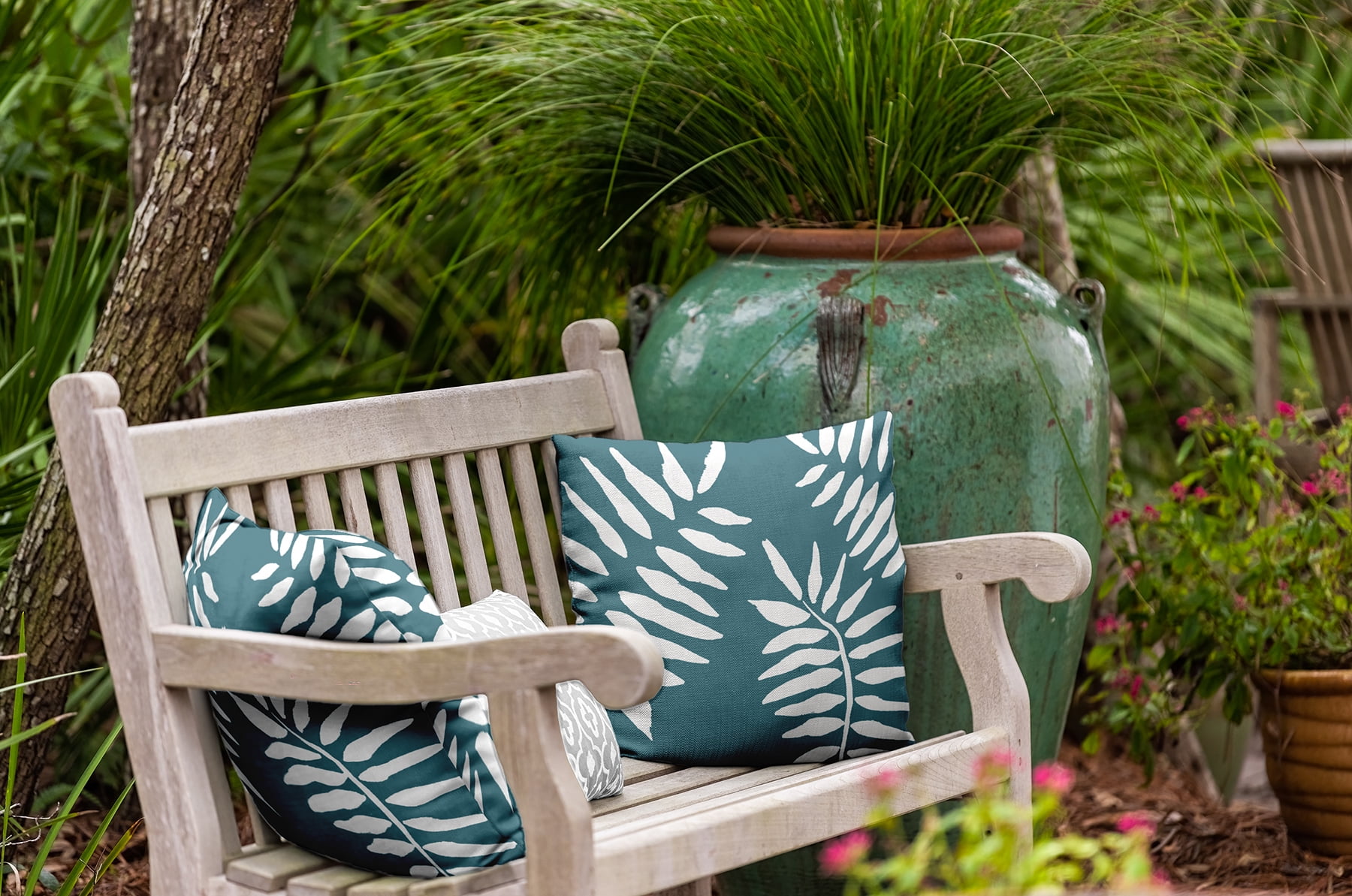 Simply Daisy 20" x 20" Summer Breeze Indoor/Outdoor Throw Pillow, Mineral Blue (1 count)