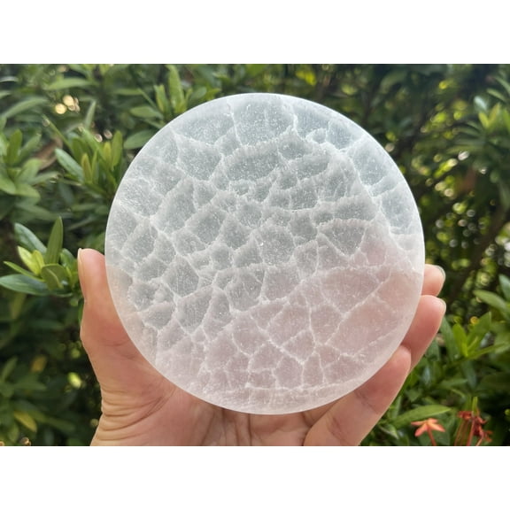 Selenite Circle Charing Plate, 4" Selenite Charging Station for Crystal Cleansing, Crystal Grib Layout, Energy Charging& Purification (One Plate)