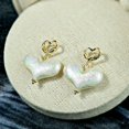 thumbnail image 1 of Pendientes de corazón para mujer, aretes de amor grandes blancos, joyería para ella, mamá y amigos, 1 of 5
