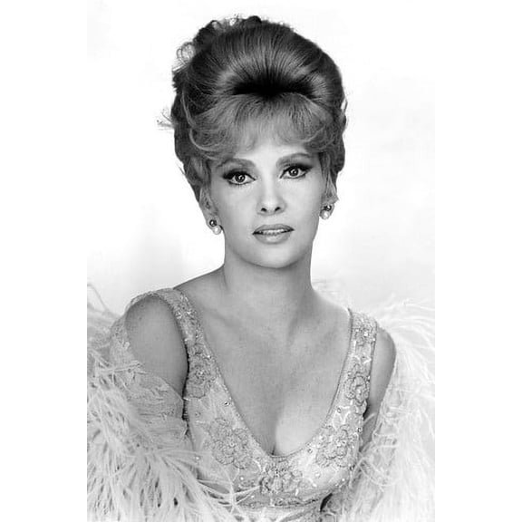 Gina Lollobrigida glamour pose 24x36 Poster