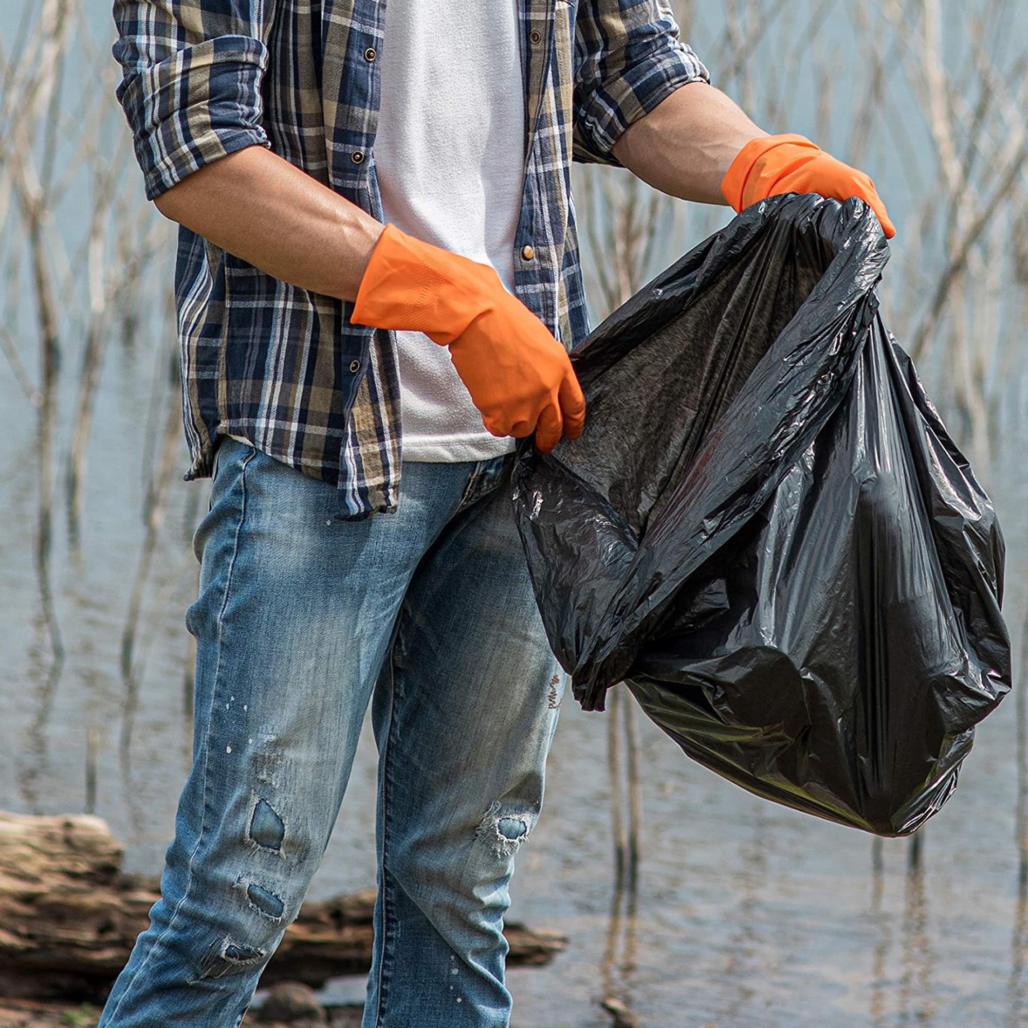 Black Outdoor Trash Bags, 1.5 Mil Leakproof Can Liners, 100 Count, 60 Gallon, 38 x 58 in